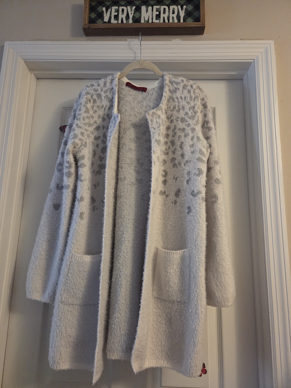 Love Scarlett XL long super soft white cardigan w silvery cheetah spots pockets